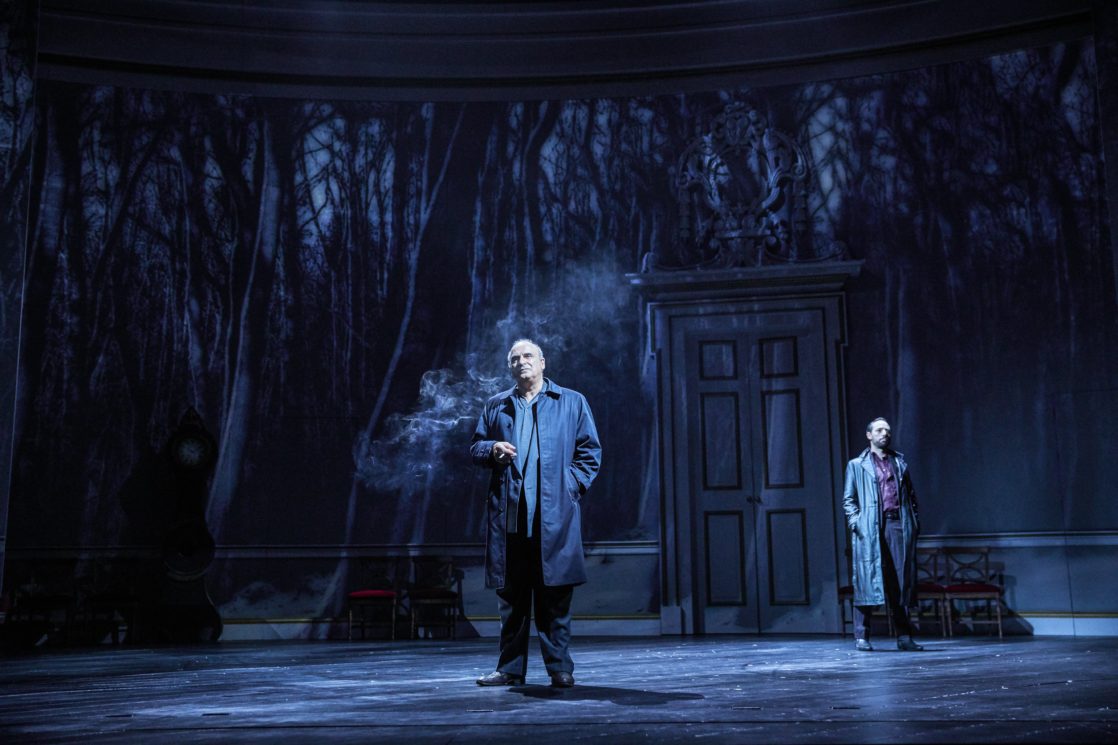 Peter Polycarpou (Ahmed Qurie), Philip Arditti (Uri Savir) c. Brinkhoff-Moegenburg