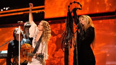Taylor Swift and Stevie Nicks performs onstage at the 52nd Annual GRAMMY Awards in 2010
