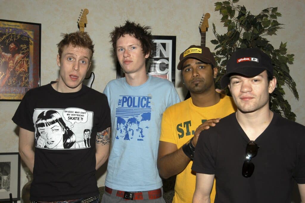 Deryck Whibley with the rest of Sum 41 in early 2000