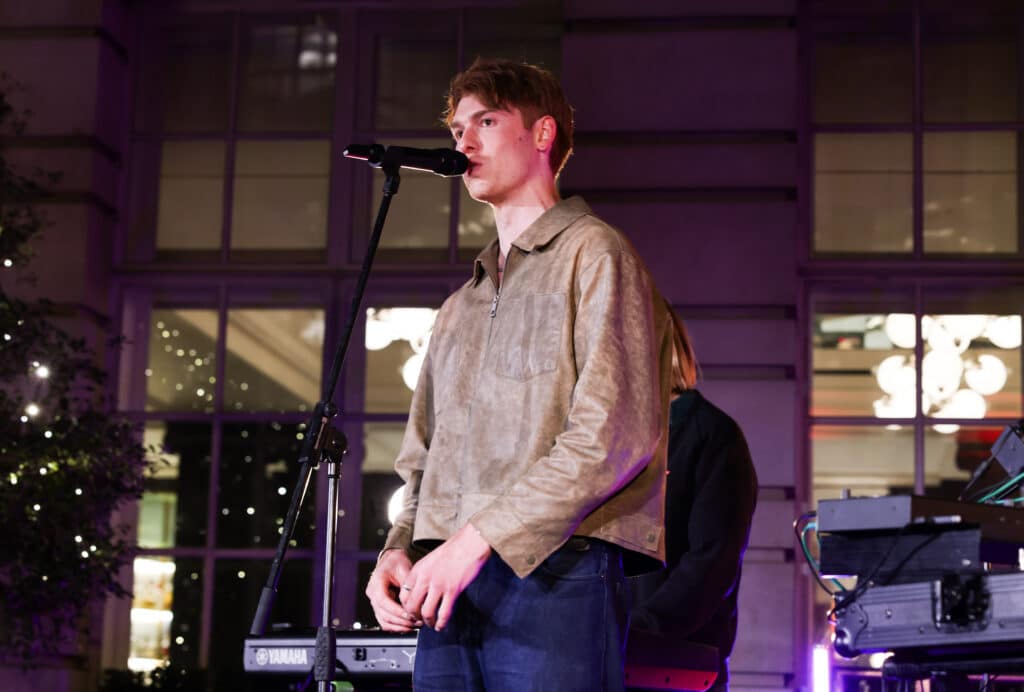 Dan Whitlam performing live outside