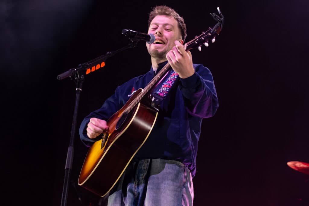 Eddie Keogh of Kingfishr performing live onstage